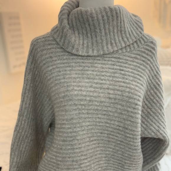 Leith Sweaters - Leith Soft Gray Knit Pullover